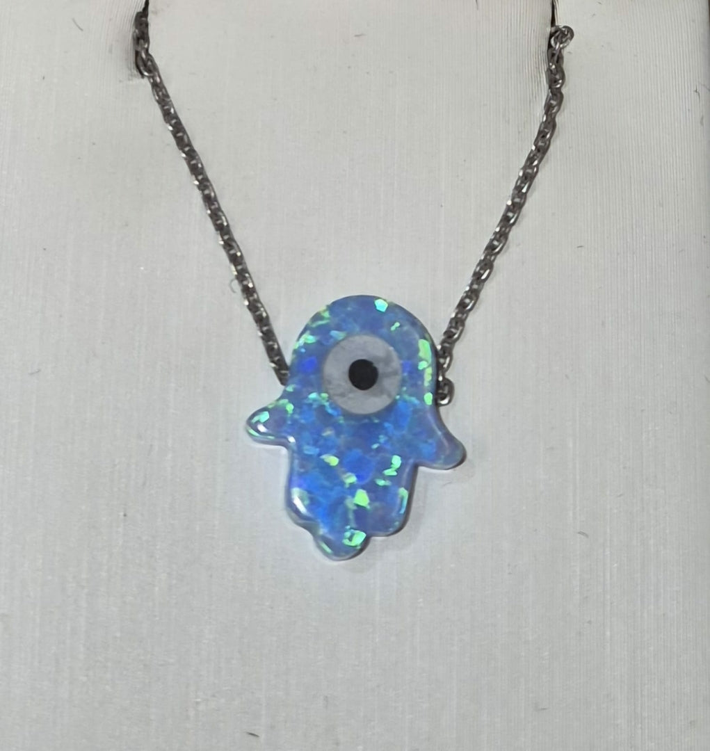 Main bleue opale avec déco oeil et sa chaine en argent