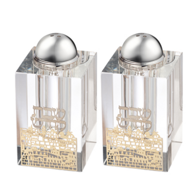 Salière et poivrière en crystal de 8X4 cm avec déco plaque en métal motif Jérusalem