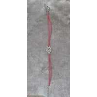 Bracelet fil rouge et maguen entourée avec strass